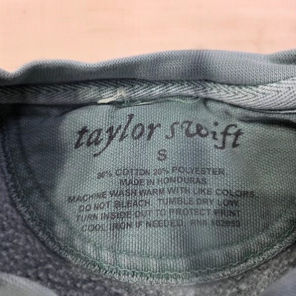 Taylor Swift Tour You Heard The Rumors From Inez Sweatshirt Green Size Small - Picture 4 of 7